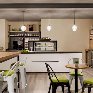 Hotel Super 8 By Wyndham Mitte