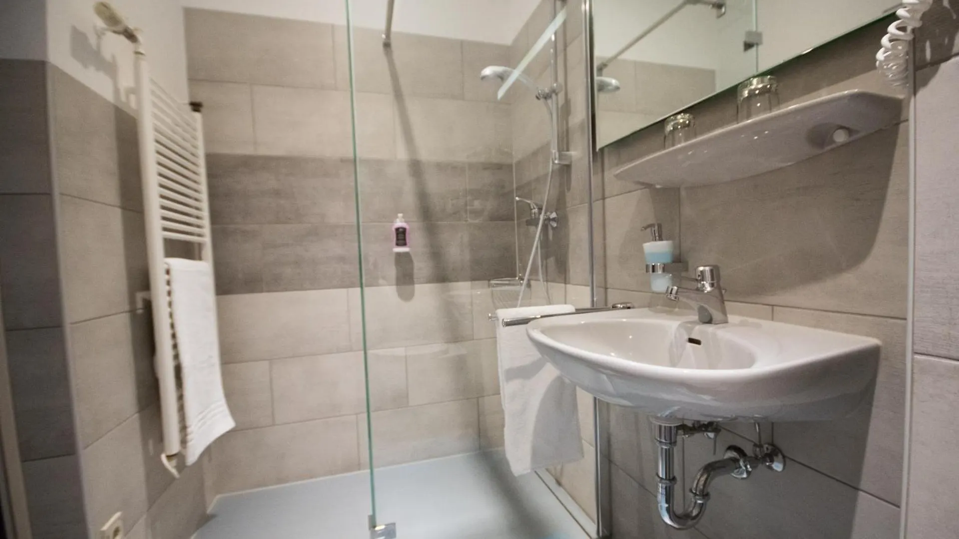 Hotel Nige Hus Hamburk 4*,  Německo